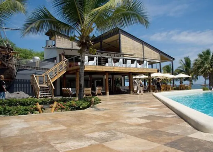 Punta Sal Suites & Bungalows Resort